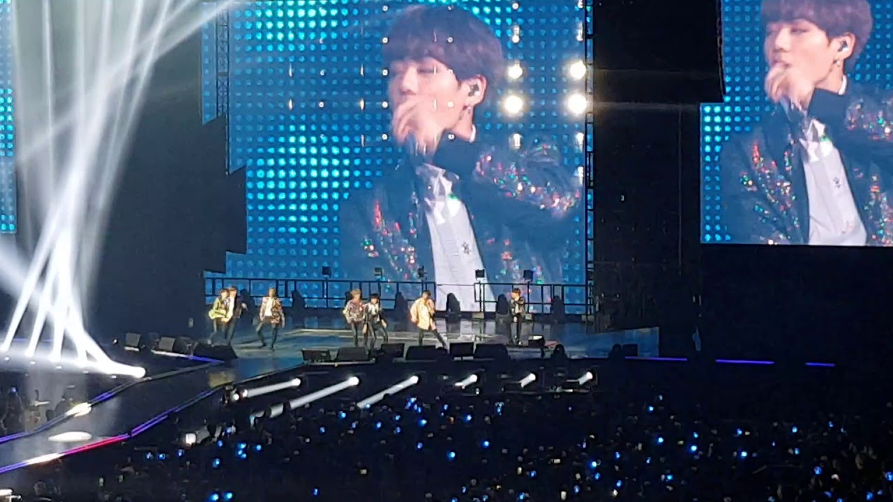 BTS Love Yourself Tour - 181010 London - Title Medley