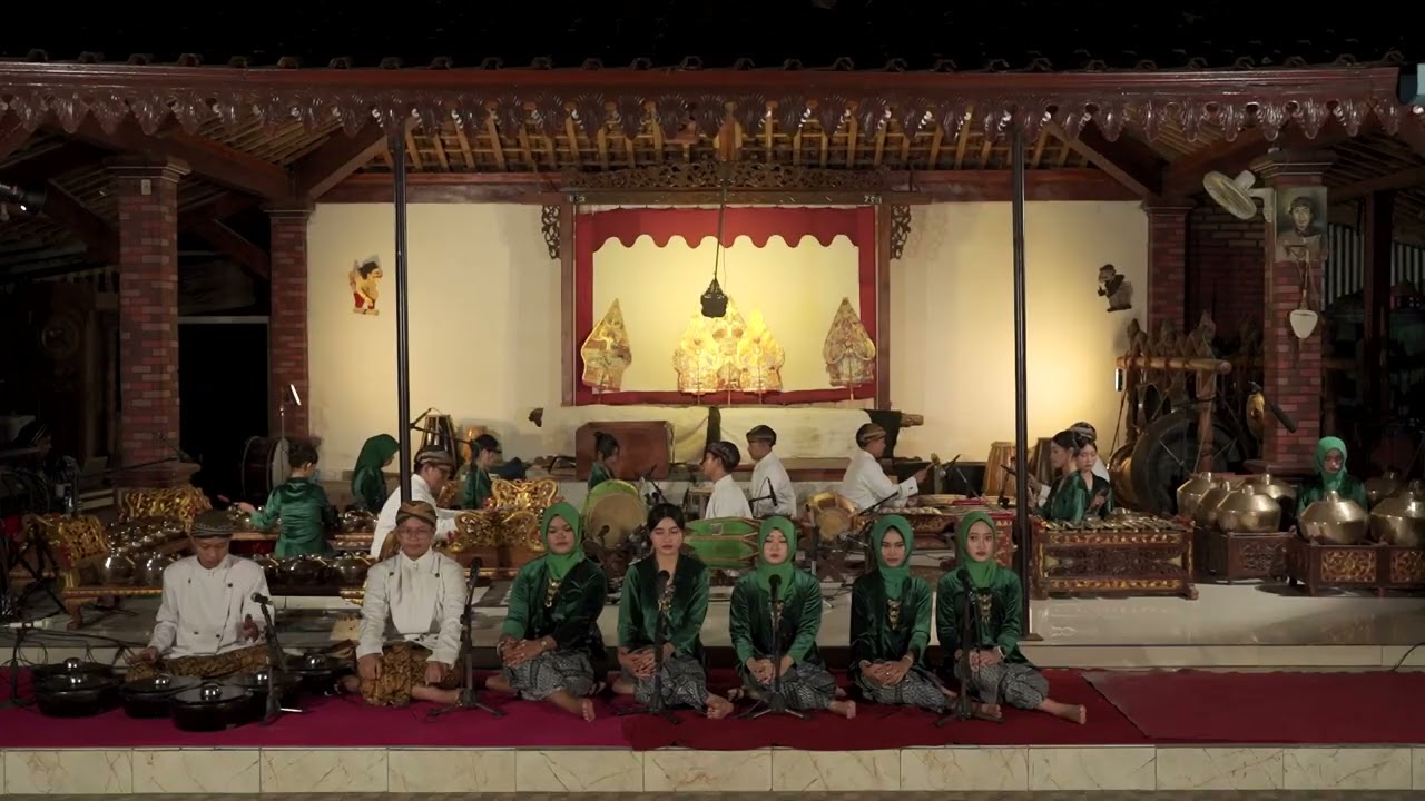 JUARA 1 NASIONAL - OLIMPIADE PARIWISATA UGM Ganesha Laras - Karawitan - SMAN 1 PONOROGO 