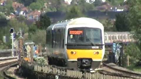 Class 165/0 165006 at Northwick Park