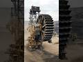 وحش يلتهم الأرض… هل ما زالت مجرد حفارة؟#الهندسة #آلات_عملاقة #تكنولوجيا#shorts #tech #science