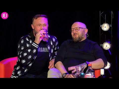 Czy właściciel i manager Narraganset bywają czasem w dark-roomie w swoim klubie?