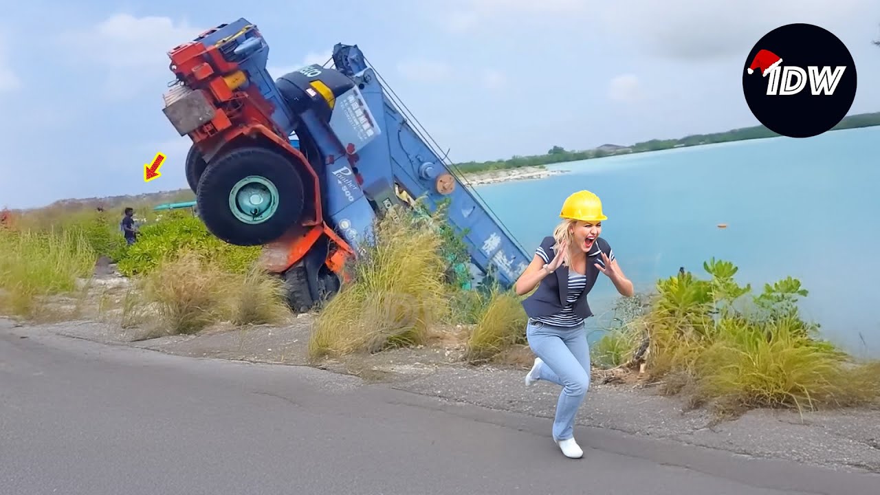 TOTAL IDIOTS AT WORK 