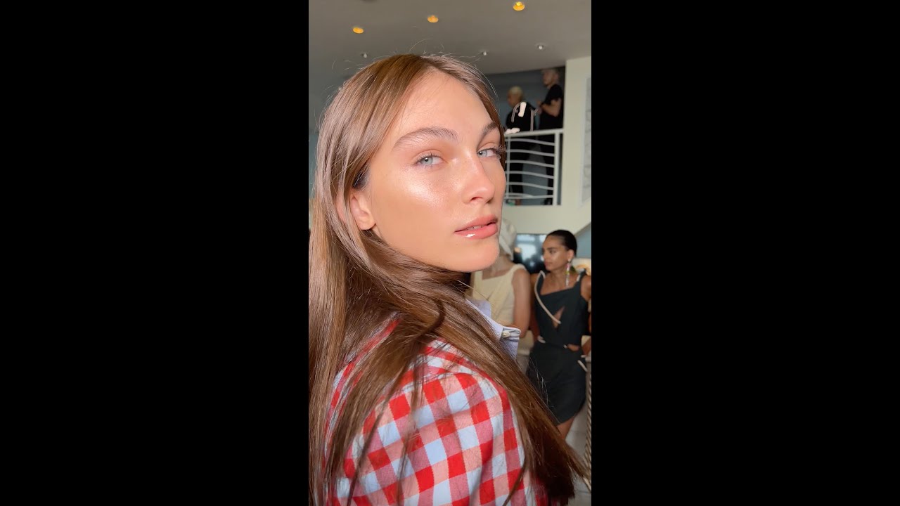 ✨ Backstage makeup magic by Sofia Tilbury for MONSE SS23 at #NewYorkFashionWeek! #BTS #NYFW #Shorts