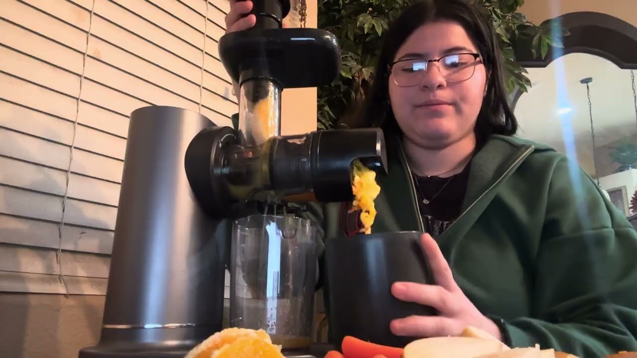 Demonstration of the ninja juicer ￼