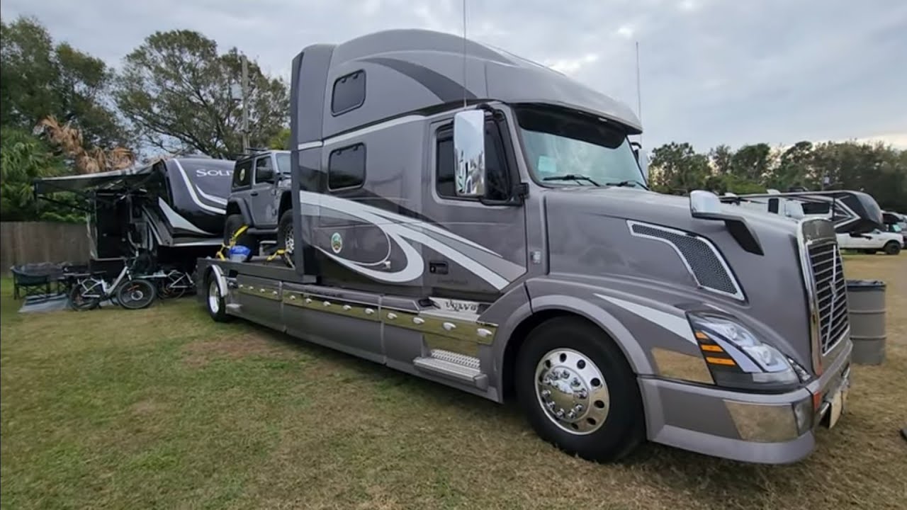 meet-the-mayor-of-margaritaville-his-awesome-hdt-rv-hauler-volvo