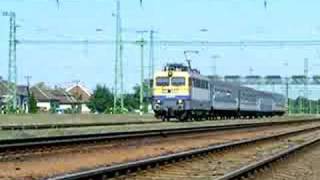 V43 2358 halad ki Újszászról