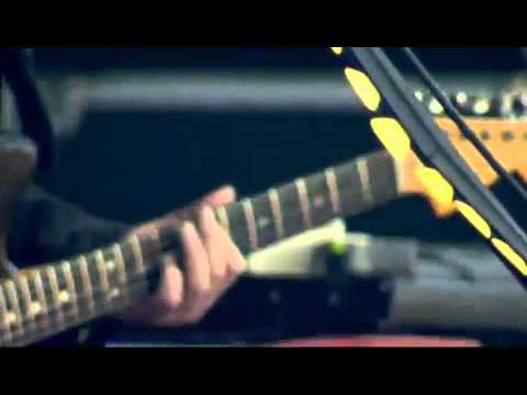 Them Crooked Vultures - Alain Johannes guitar solo (live @ Rock Werchter 2010)