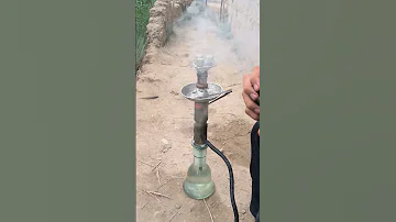 الفرق بين الاجانب والعرب شاهد حال العراقي وهوه كاعد يدخن اركيله 