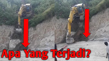 Alat Berat Mencoba Turun dari Tebing Terjal - Amazing Komatsu Excavator Crazy Skill Operator