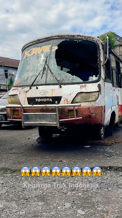 Bertemu Berbagai Mobil Van Tua Rusak Angker tak terpakai 😱😱😱😱 Upin Ipin Van Balik Kampung 😱😱😱
