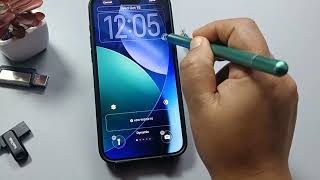 iPhone 17/17 Pro Max/Air | How to Stretch Lock Screen Clock in Seconds!