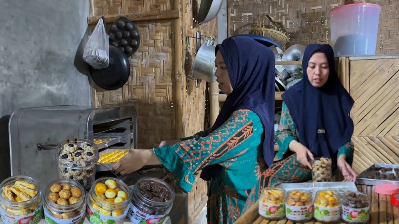 Membuat kue lebaran,satu adonan jadi lima toples kue kering | keluarga ndeso 