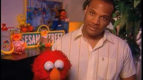 Kevin Clash discusses working with Elmo - EMMYTVLEGENDS.ORG