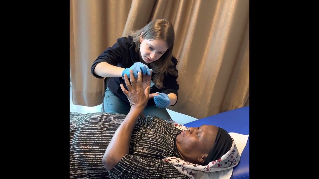 Felçli Hastayla Bir Günlük Fizik Tedavi