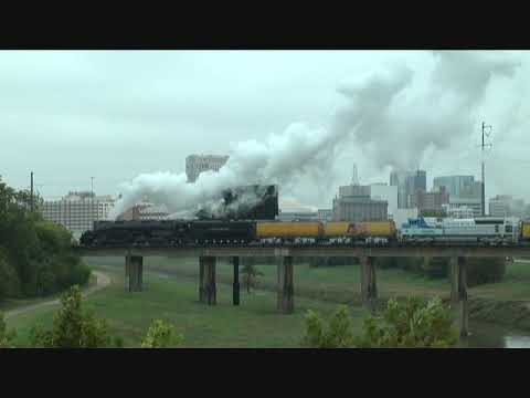 Union Pacific Big Boy 4014 Leaving Downtown Houston Texas - YouTube