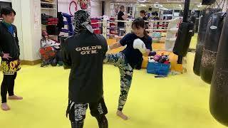 アウルスポーツジム   シュガーレスまりが女性会員に指導^_^