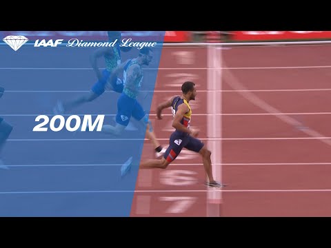 Andre De Grasse shows off his closing speed in the 200m sprint in ...