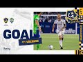 Goal vctor vzquez scores a golazo in front of his son
