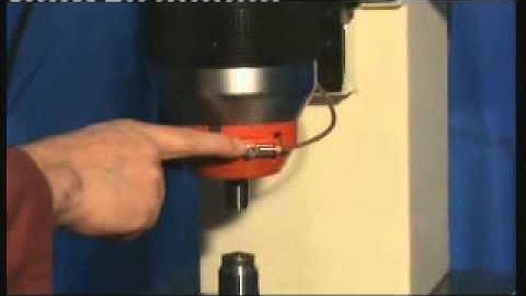 Automatic lubrication in AGME riveting machines