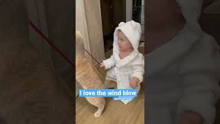 Super simple songs. I love the sunshine. My daughter got her first bathrobe in her life. Playing.