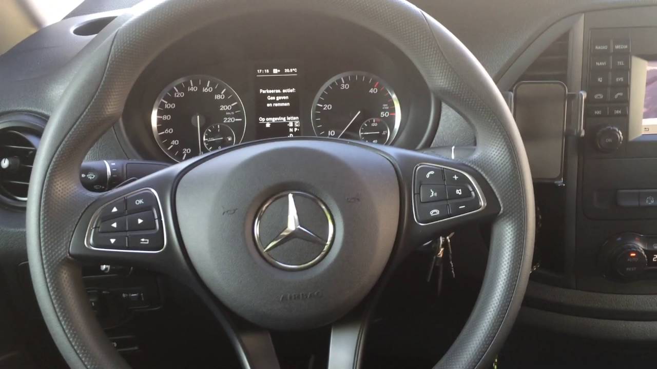 Mercedes Vito 114cdi parkassist - YouTube