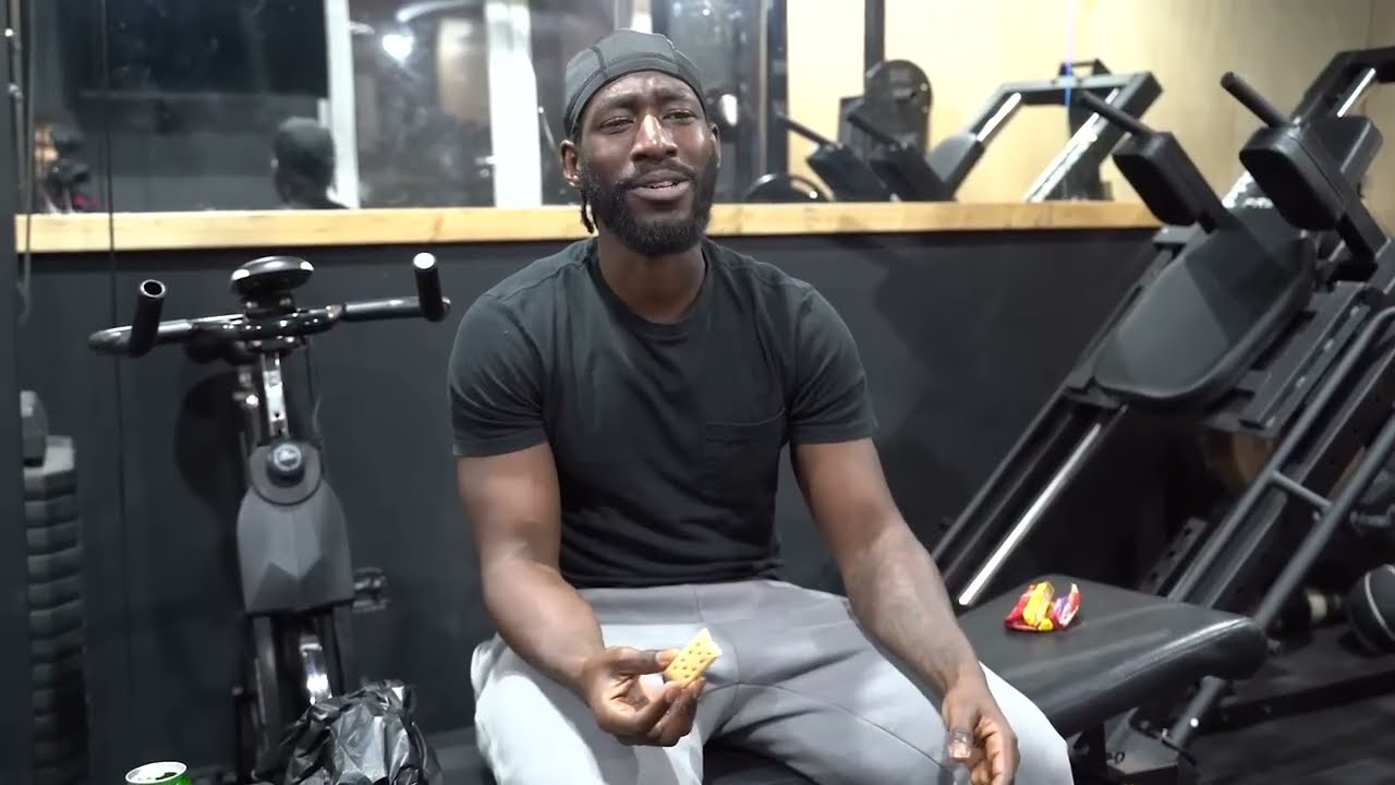 «Я бы предпочёл, чтобы вы думали, что я безденежный и нищий!»