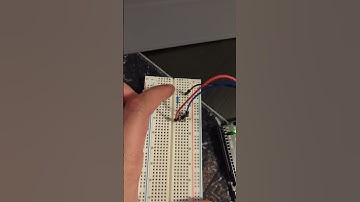 CS7470 - LED light controlled with a button