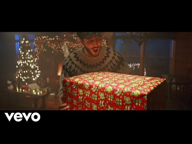 SEBASTIAN YATRA - SANTA CLAUS IS COMIN' TO TOWN