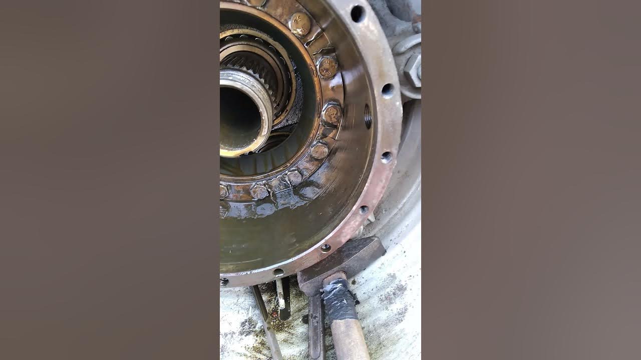 Колесный редуктор троллейбуса. Крышка бортовой маз 5432. Масло в бортовую маз. Масло в бортовую маз. Бортовая маз 6430.