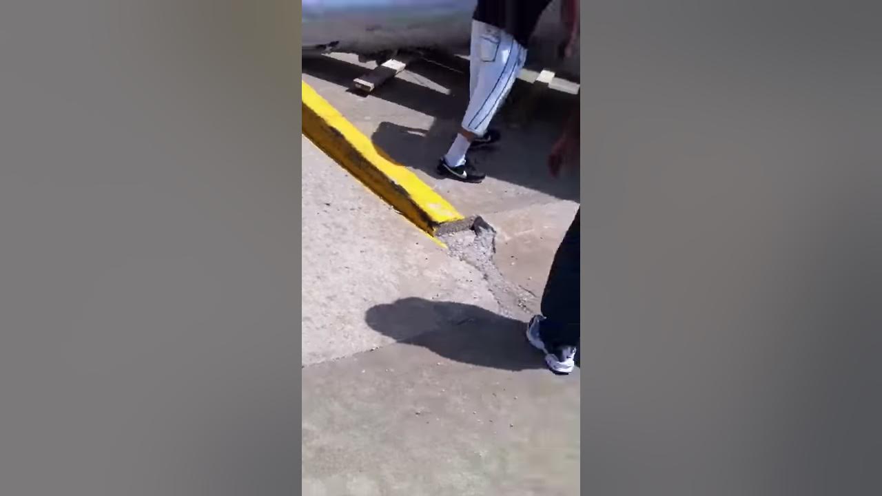 This is how we unload rolls of carpet YouTube