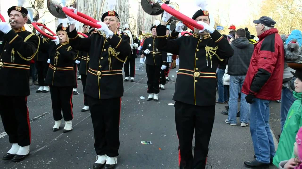 Het Kamper Jachthoornkorps Karnaval Gießen 2012 1 / 2