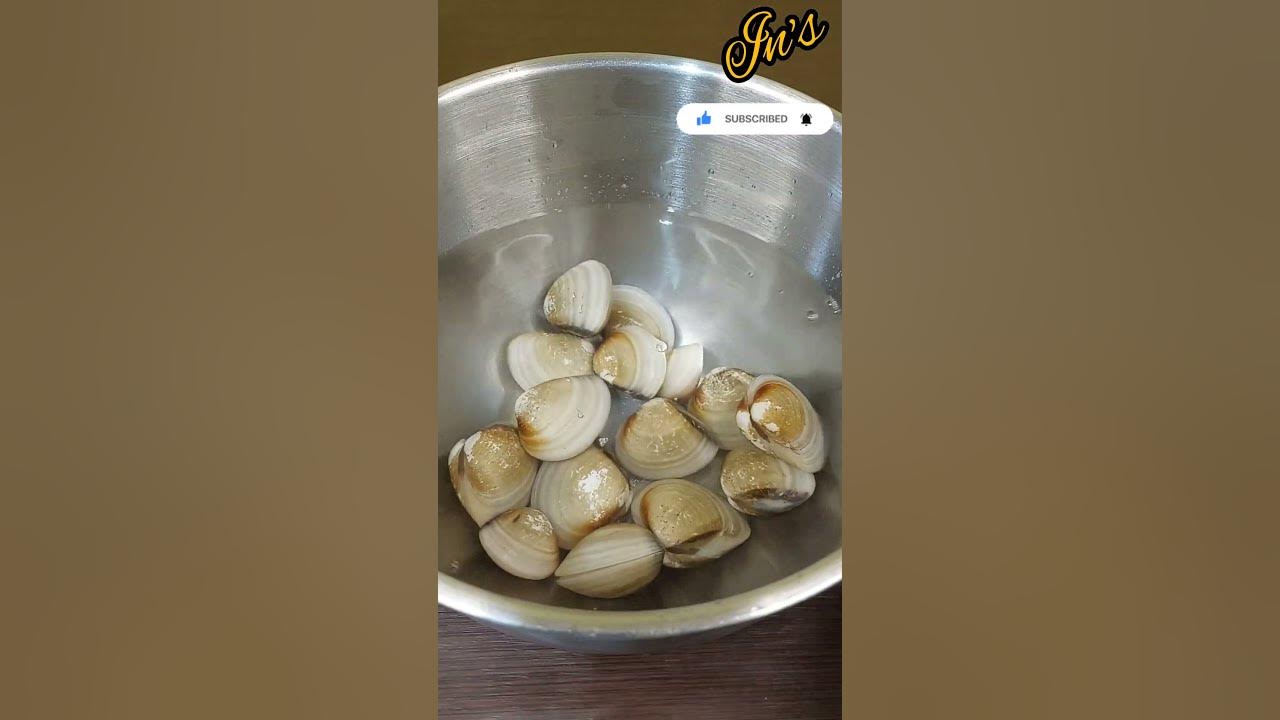 Cara membersihkan kerang tahu. #tips #shorts #inasetiawati