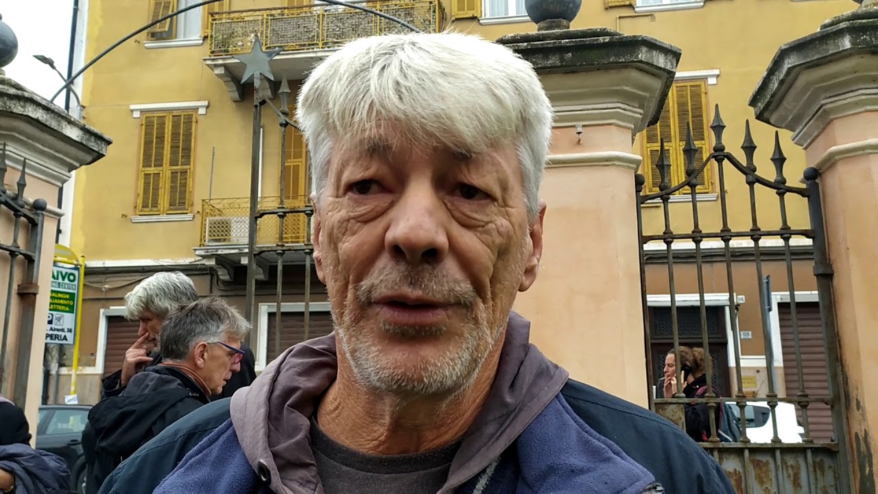 Lancio di uova a Matteo Salvini, Roberto Raineri - YouTube