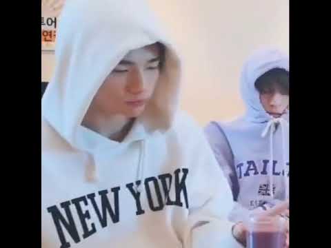 رياكشن هيونجين يصفق