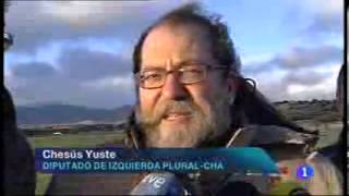 Yuste visita la A-22 en Siétamo, una autovía que termina en un campo sembrado