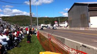Henry J vs Mustang drag race