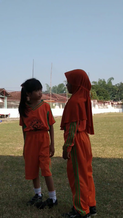 bermain sepakbola di sembak