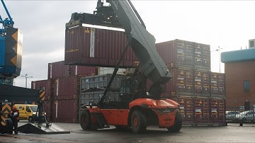 3773. Containerterminal (Container unloading) Stock Footage Video