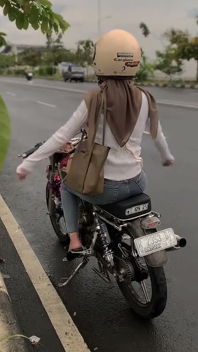 Ladies cantik motor cb