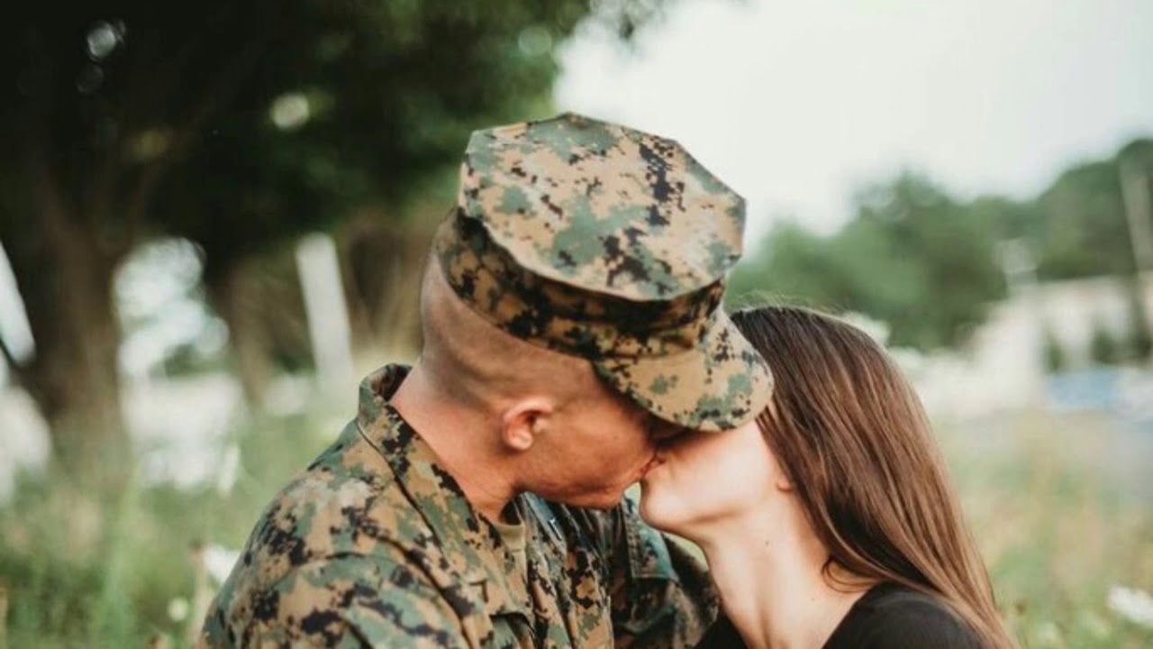 Военный парень с девушкой. Девушка солдат. Любовь солдата. Солдат фотосессия. Военная фотосессия для девушки.