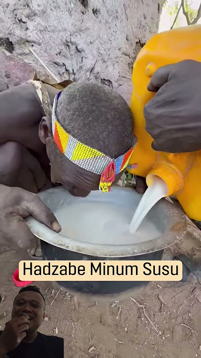 - Unik Banget! Ekspresi Suku Hadzabe Minum Susu Pertama Kali!