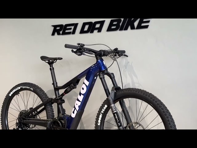 Bicicleta Elétrica Caloi E-Vibe Peak em ação nas trilhas