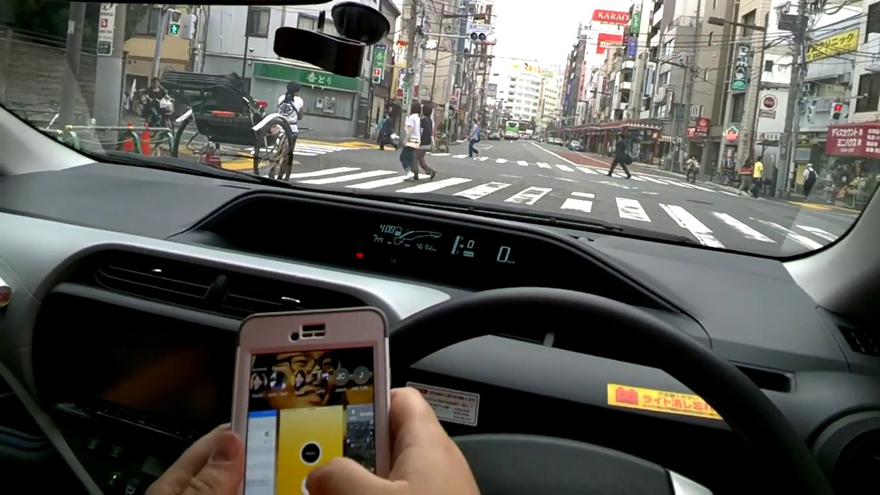 Driving around Tokyo through Google Glass 2