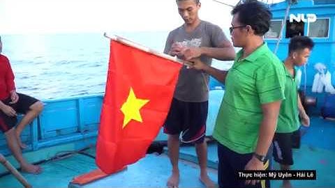 Trao 2.000 lá cờ cho ngư dân tại cực Nam Tổ quốc | NLĐTV