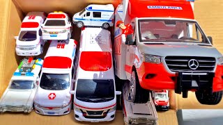 11 Ambulances on the Move! Miniature Cars Race Down the Slope.