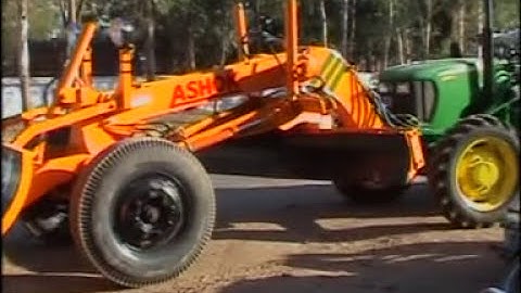 Tractor Grader operations video