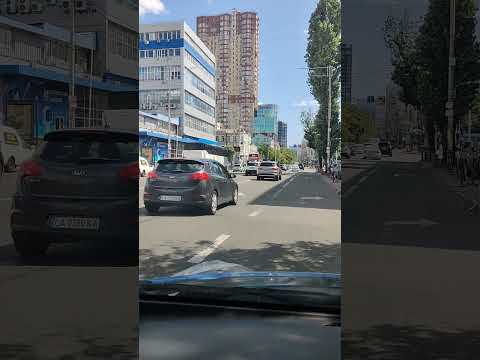 Неймовірна знахідка на вулиці — автобус з причепом з квасом Живиця!