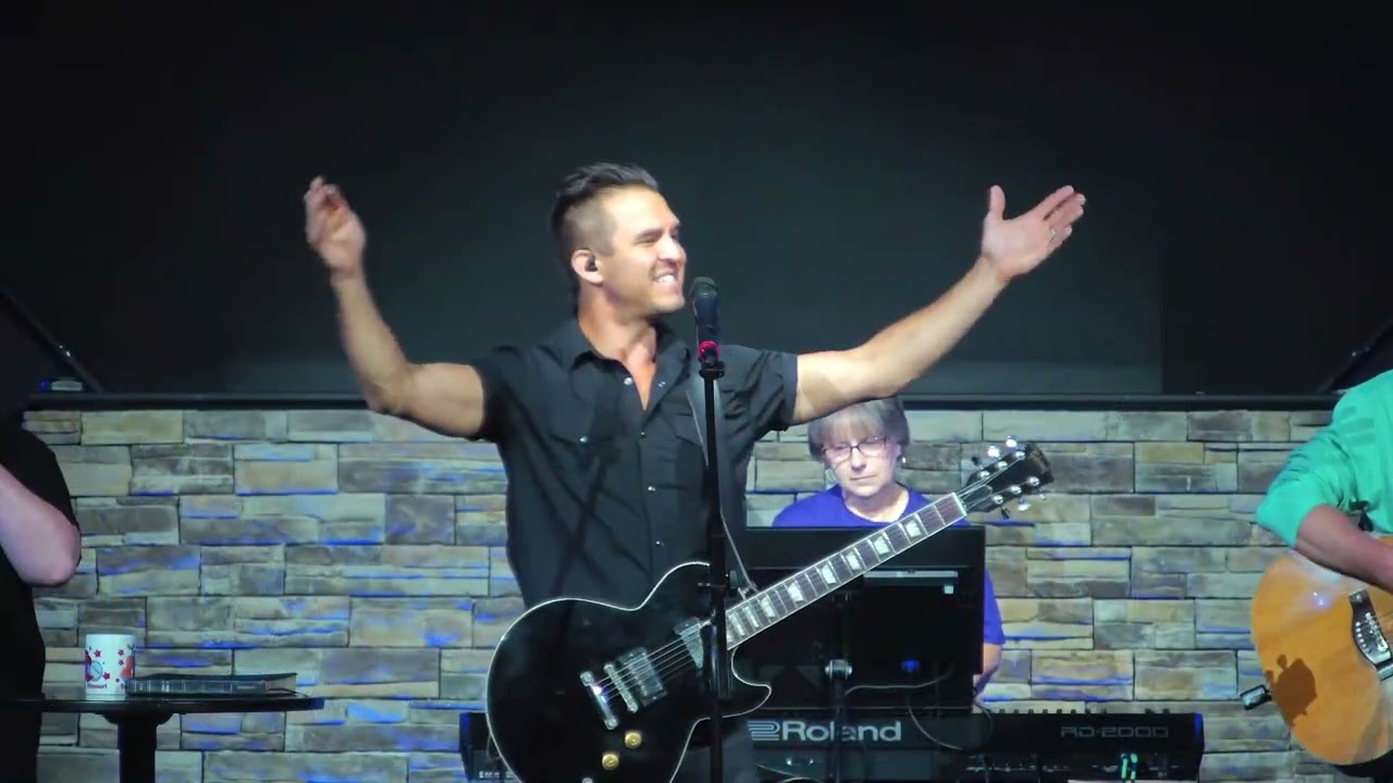 CITIZEN WAY leads worship at Southside Community Church - YouTube