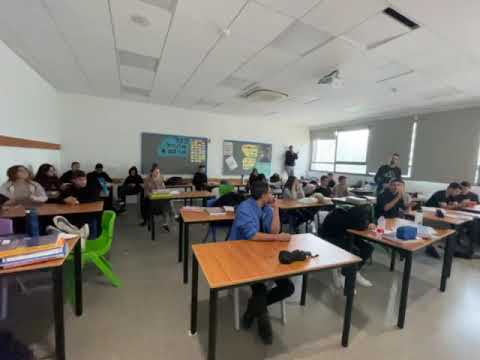 גשם גשם מטפטף - שתא שתא בישתי. ט4 בי"ס יצחק נבון יבנה