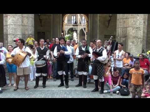 2010 0411 15:03 CeltFest Cuba: Street Parade - Ban...